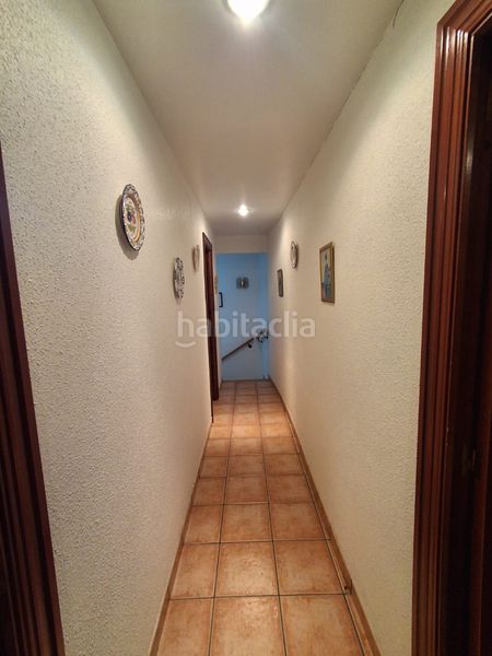 Foto 0f0c6cc9-21f9-417d-b76a-7107c3e5f7f7. Casa adossada amb xemeneia calefacció a Eslava