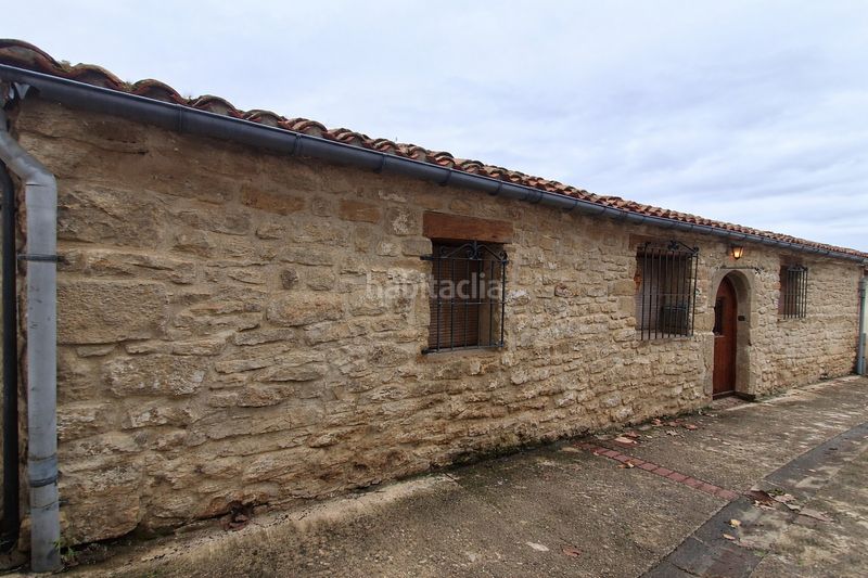 Foto c22bba0f-d2f8-46a9-87ae-950ba7ed3753. Casa adossada amb xemeneia calefacció a Eslava