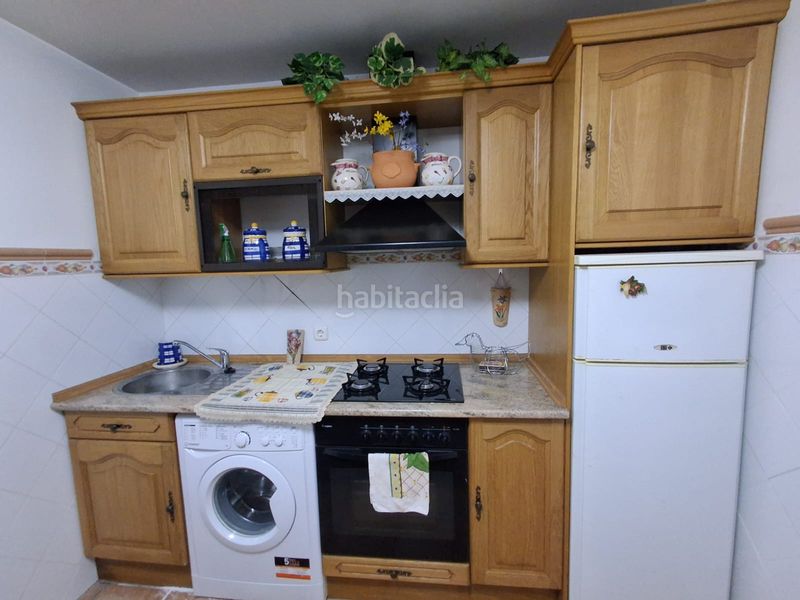 Foto d15384e8-2697-4ddc-a7b7-379be3f75828. Casa adossada amb xemeneia calefacció a Eslava