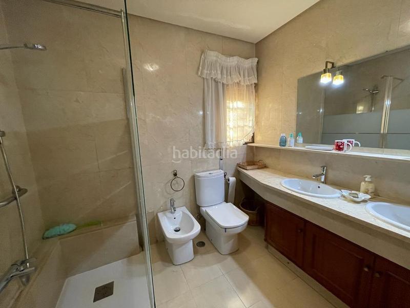 Foto d2ab3142-3327-41b3-9423-fd7d45303a6d. Chalet villa independiente centro en Sutullena Lorca