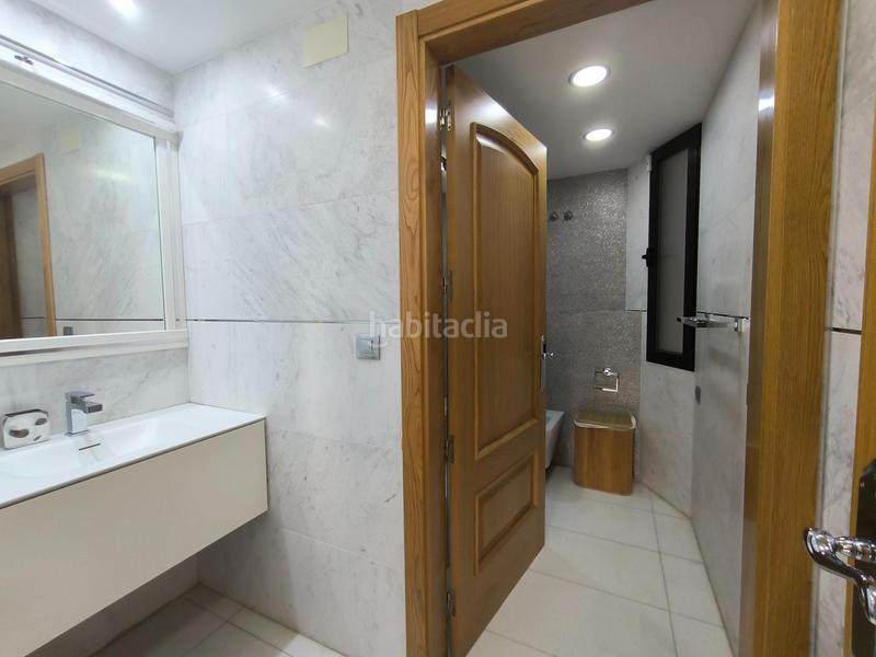 Foto 219dff78-019a-4397-a38e-8e0439540d75. Piso  en venta en avd juan bautista lafora con vistas al mar en Alicante