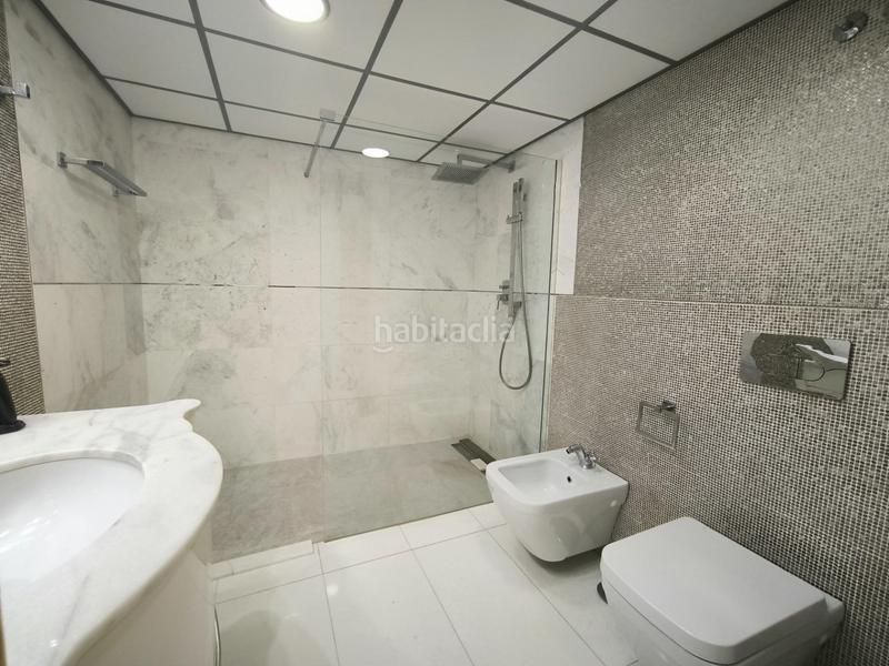 Foto 5c8db1a3-b55a-4c00-b9d7-cac405f45006. Piso  en venta en avd juan bautista lafora con vistas al mar en Alicante