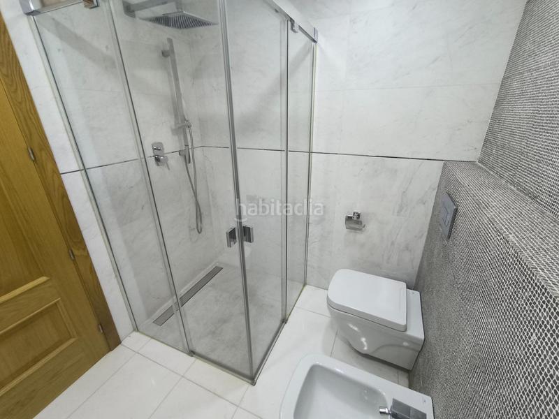 Foto 772f8f3b-a437-43c7-8cba-560afc31a95e. Piso  en venta en avd juan bautista lafora con vistas al mar en Alicante