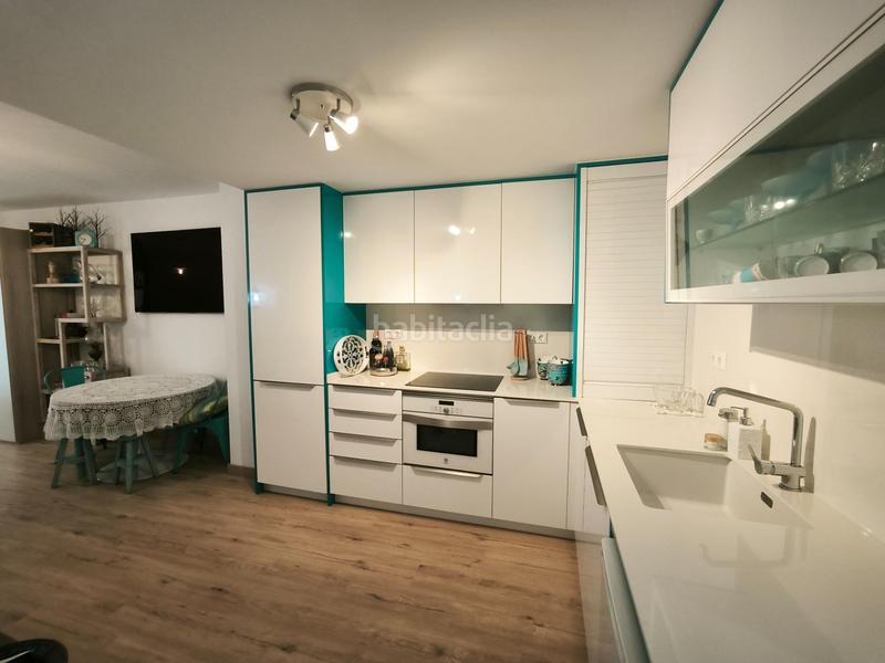 Foto 1e07ce25-fd80-4ec6-813b-af1c3cdb70db. Piso estudio con terraza interior y licencia turistica en Alicante