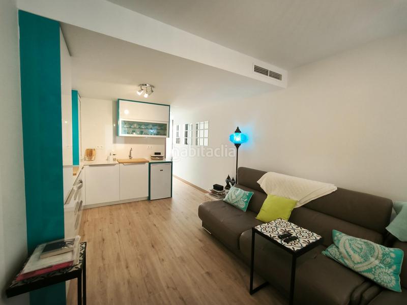 Foto 3069de18-3ebf-43ea-a3e8-f0d5cc62e27c. Piso estudio con terraza interior y licencia turistica en Alicante