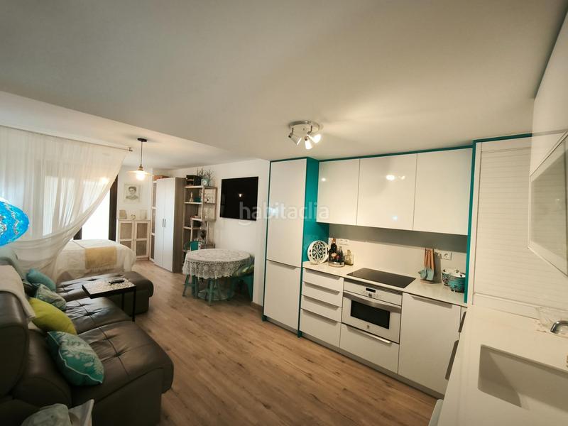 Foto d856ba79-a305-4f67-9578-00ab353d76a6. Piso estudio con terraza interior y licencia turistica en Alicante