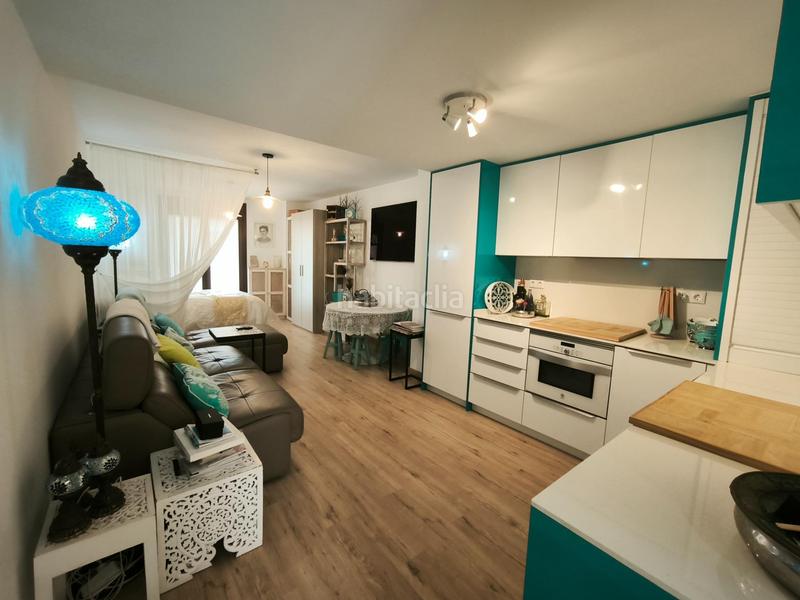 Foto df21dae2-235d-4be9-9dbf-b130d7771374. Piso estudio con terraza interior y licencia turistica en Alicante