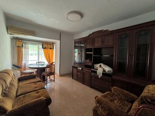 Flat in Carolinas Altas. Piso en venta en plaza del sol para reformar