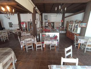 Masia a Arcos de la Frontera. Oportunidad bar restaurante en funcionamiento  vivienda