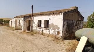 Masia a Arcos de la Frontera. Finca rústica con vivienda junta rios
