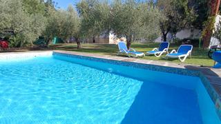 Xalet a Arcos de la Frontera. Precio negociable! adquiera una parcela con vivienda y negocio v