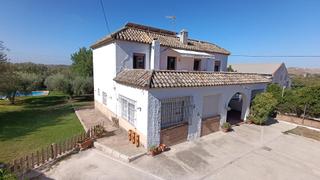 Xalet a Arcos de la Frontera. Precio negociable! adquiera una parcela con vivienda y negocio v