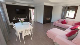 Masia a Arcos de la Frontera. Finca con dos viviendas y nave de celebraciones