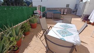 Casa en Arcos de la Frontera. Amplio unifamiliar con patio y garaje próx. fuente del río