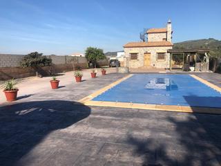 Casa a Arcos de la Frontera. Amplia parcela lista para entrar a vivir próx al santiscal