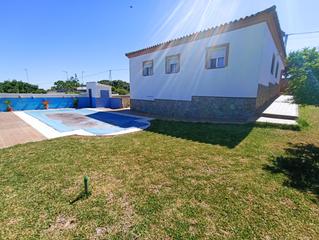 Xalet a Arcos de la Frontera. Parcela urbana con chalet listo para entrar a vivir en pedanía a