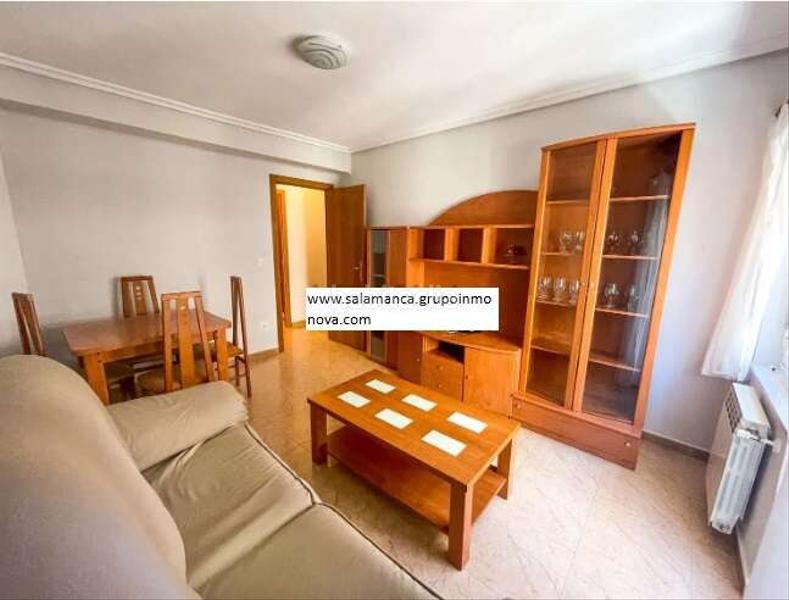 Foto 6a88f709-fa56-4969-ba61-c51f4056b9e8. Flat with heating in Garrido Sur Salamanca