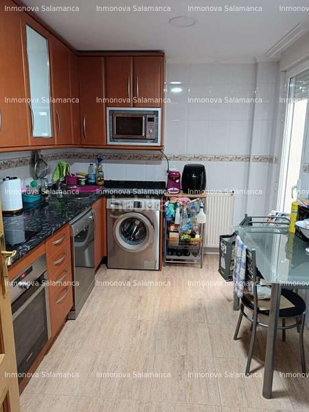 Foto d2aba506-755c-48fa-847f-eb98e04e876e. Casa amb calefacció aparcament a Vecinos