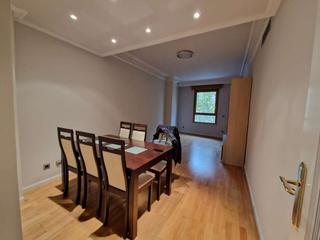 Rent Flat in Labradores. Salamanca avenida de mirat 3d 1wc 1 aseo 1400