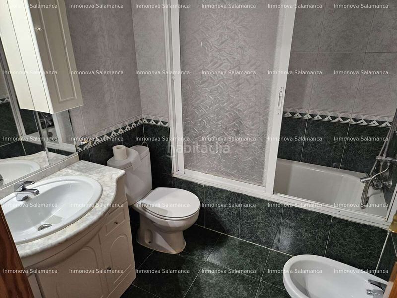 Foto c65f4516-caa6-4e62-987e-871795928a3b. Casa adossada amb calefacció aparcament piscina a Cabrerizos