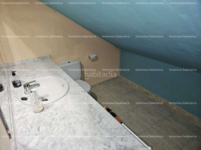 Foto d2701812-b204-4491-b540-ddc622c72f7b. Casa adossada amb calefacció aparcament piscina a Cabrerizos