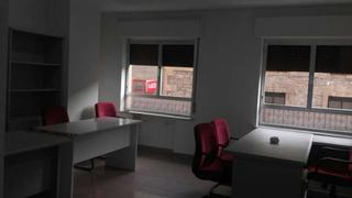 Lloguer Oficina a Sancti Spiritus - San Juan. Salamanca  centro oficina alquiler 40m2, 400