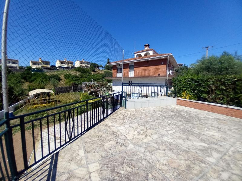 Foto 0f0ba93f-cafa-4891-b32d-4f2a2b2921d0. Xalet amb calefacció aparcament a Castellbisbal