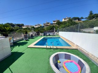 Chalet in Castellbisbal. Casa con muchas posibilidades en la urbanización comte de sert