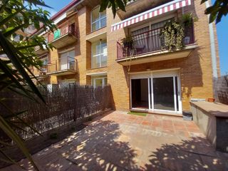 Appartement à Papiol (El). Magnífica planta baja con jardín y terraza en el papiol.