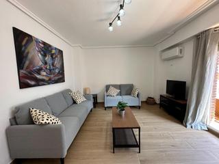 Location Appartement à El Cabanyal-El Canyamelar. Casa muy próxima a la marina real