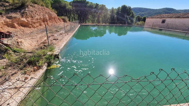 Foto 77aed9c2-1756-4883-aa27-9132fbe79e31. Finca rústica antigua bodega en el valle en Ayora