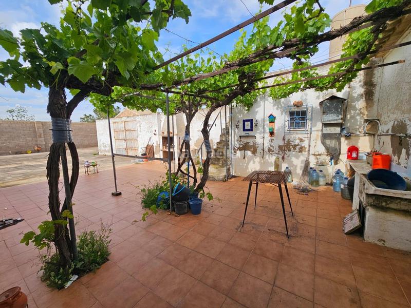Foto b1b19051-5d05-4bfe-9780-adcc93a66f64. Casa espectacular finca de estilo colonial en valladolises 35.000 m de terreno a solo 20 min en Murcia