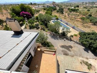 Country house in Perín. Chalet independiente con parcela de 12.000 m y piscina