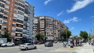 Etagenwohnung in Casco Antiguo. Amplio piso en el centro de cartagena