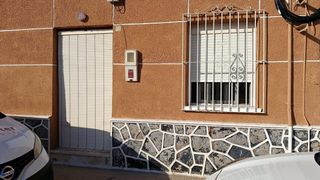 Casa a schiera in Los Dolores. Planta baja en los dolores