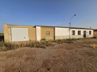 Masia a Centro. Dos casas con terreno a la venta en fuente álamo