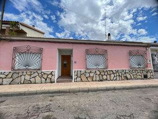 Casa a Las Cánovas - Cuevas de Reyllo. En venta  estupenda casa en el centro de las cuevas de reyllo, f