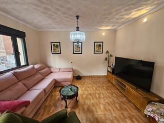 Casa a Centro. Piso y bajo en centro fuente alamo