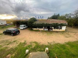 Terreny residencial  N/a. Parcela destinada al viñedo, con casa, en venta en rueda. pozo d