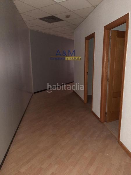 Foto 24a96b6a-b3a5-4989-963c-79974f3b5300. Ufficio con riscaldamento in Delicias Valladolid