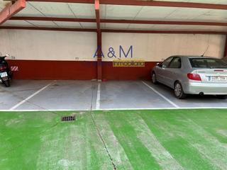 Parking coche  Italia. Venta de dos plazas de garaje en calle italia