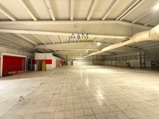 Lloguer Nau industrial  Kilimanjaro. Se alquila nave comercial con parking en pinar de jalon.