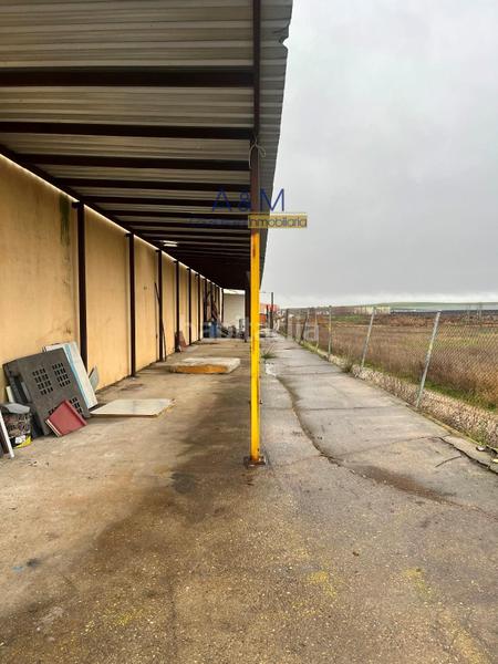 Foto 3296431b-6a5c-4c1b-9596-5349559e1c51. Bâtiment à usage industriel dans Cistérniga