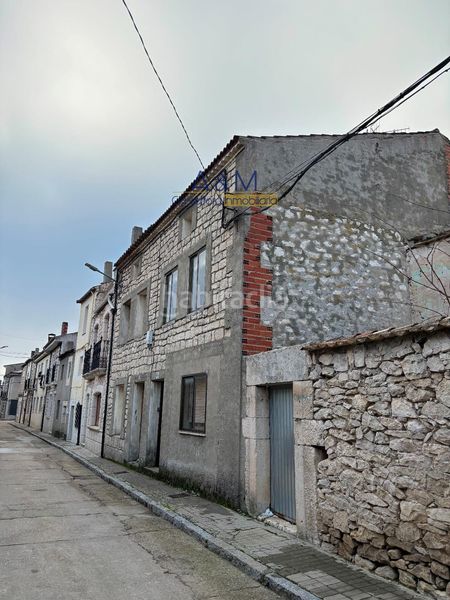 Foto 6cac4adf-ca25-45bc-a09c-be739653f8c2. Casa  en venta en Campaspero