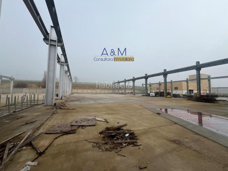 Foto 0d7908f5-b784-4be8-a71b-d270dc4afe2d. Bâtiment à usage industriel avec chauffage dans Cistérniga