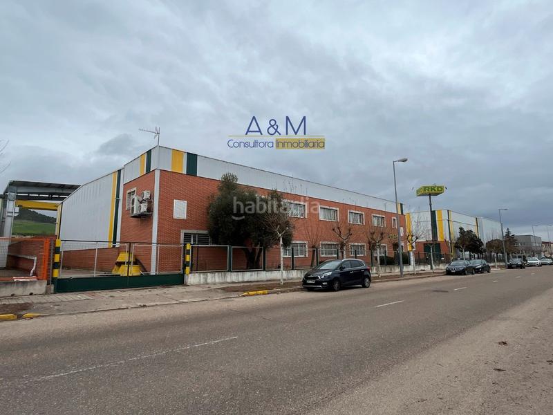 Foto b7d6ebc0-d9dd-44d5-ae08-f01edf991017. Bâtiment à usage industriel avec chauffage dans Cistérniga