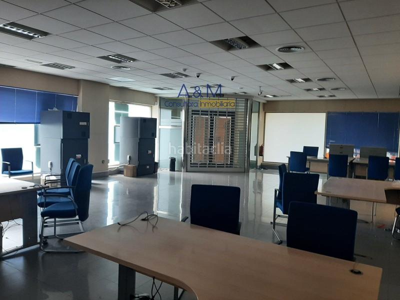 Foto a27a7435-8a2e-47c7-955f-d5e27f459e83. Alquiler local comercial se alquiler local en la plaza san miguel en Valladolid