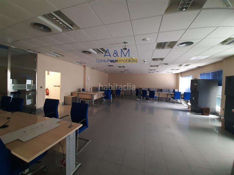 Foto ca268b58-f451-4d2e-bb97-0ddf63eed430. Alquiler local comercial se alquiler local en la plaza san miguel en Valladolid