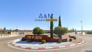 Terrain résidentiel à Río tajo 85. Parcela urbana en el soto de aldeamayor de san martin