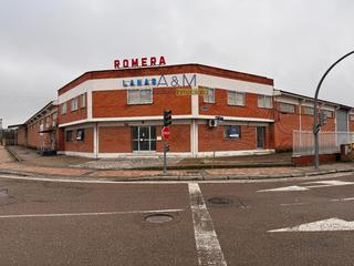 Lloguer Nau industrial  Vazquez de menchaca. Alquiler  parcelanave en argales en esquina , 5.300 m2